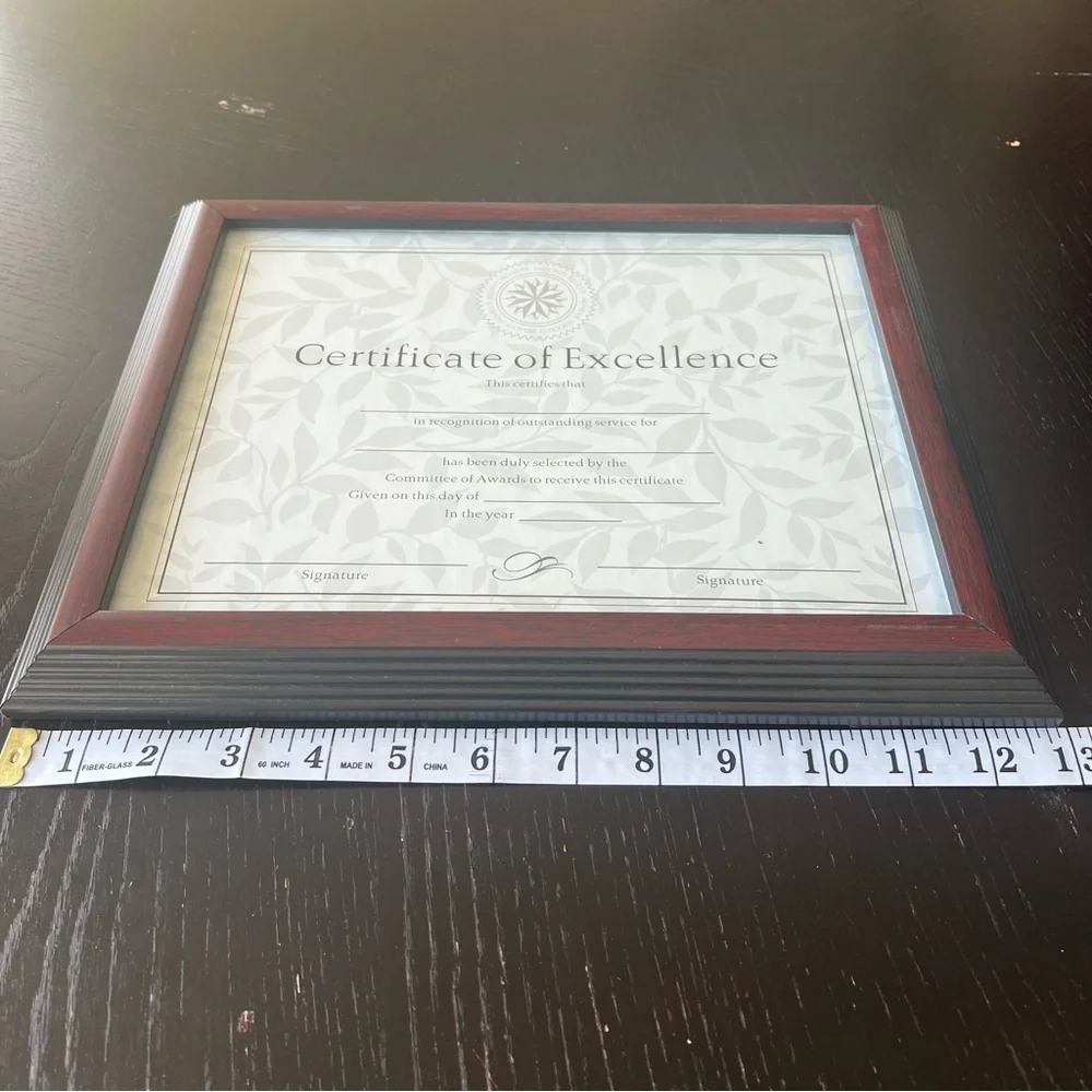 ✅ Plastic 8.5in x 11in certificate or document frame